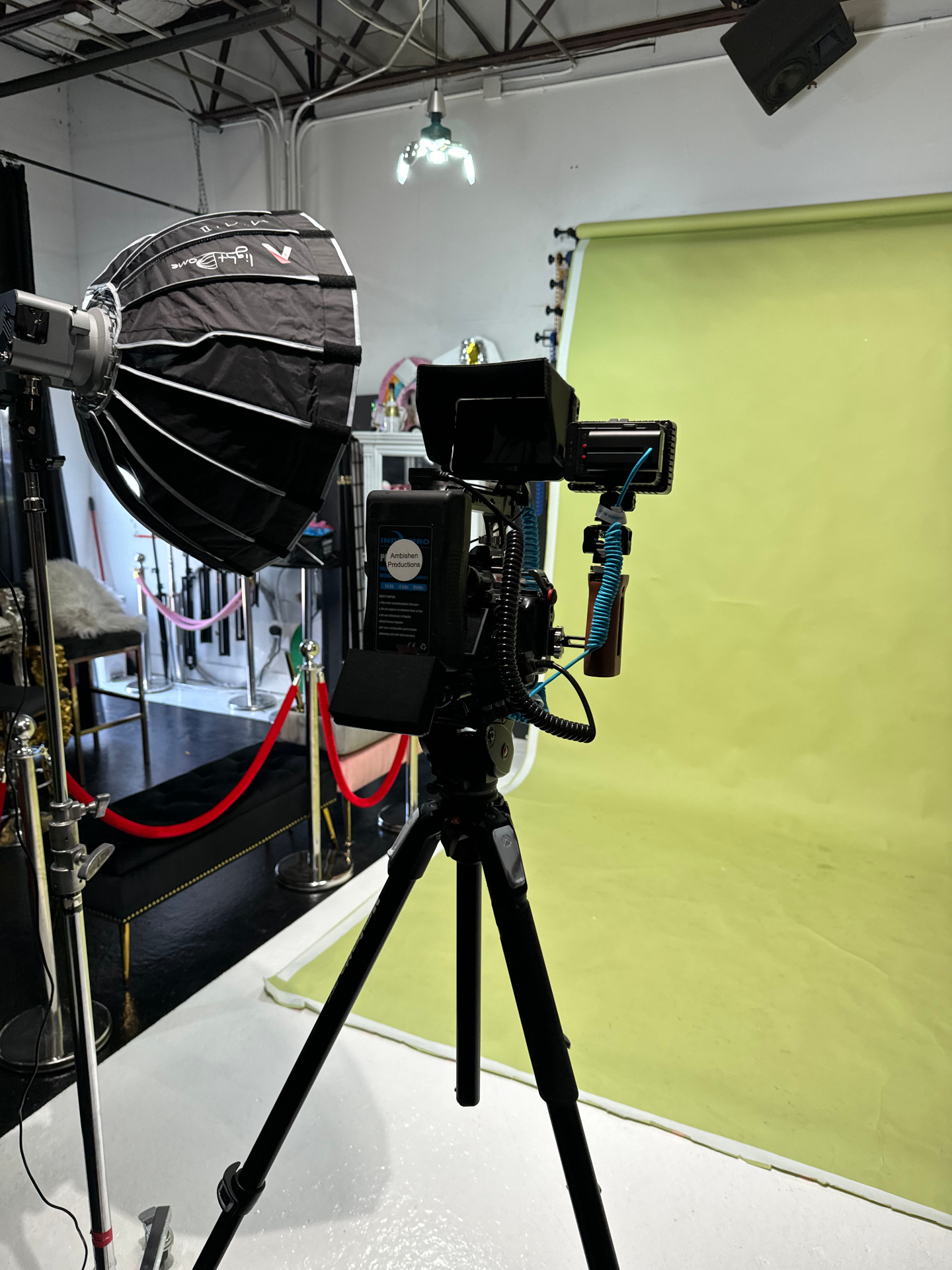 Green screen + lighting